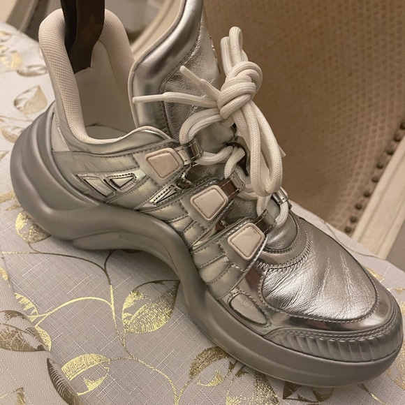 Louis Vuitton Archlight Tennis Shoes. Worn twice. Silver. Size 9. - Picture 10 of 15